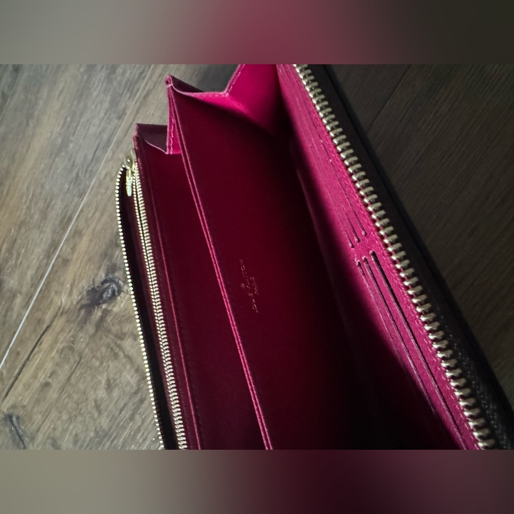 LOUIS VUITTON-AUTHENTIC (Preowned) Signature Coated Canvas Wallet - Picture 6 of 17